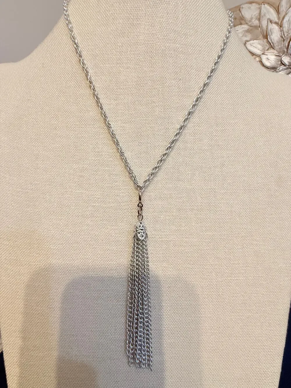 Vintage Sarah Coventry Silver Tone Tassel Necklace 20”